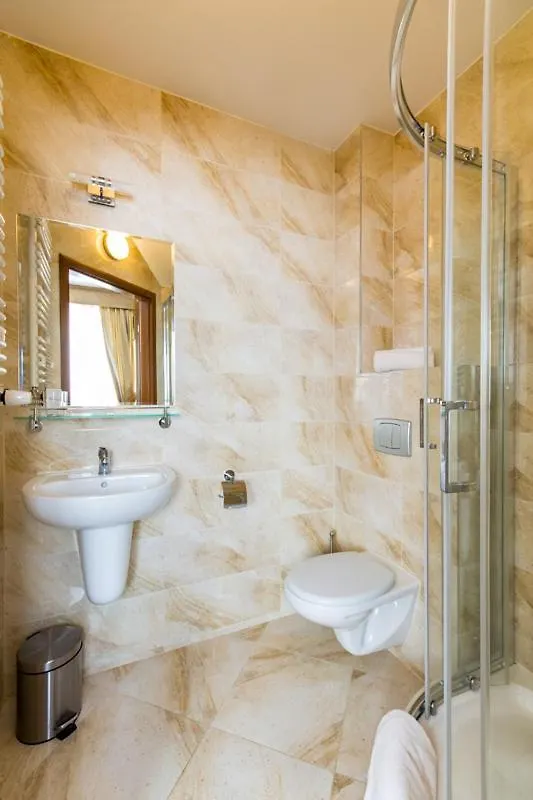 קרפאז' Hotel Carmen