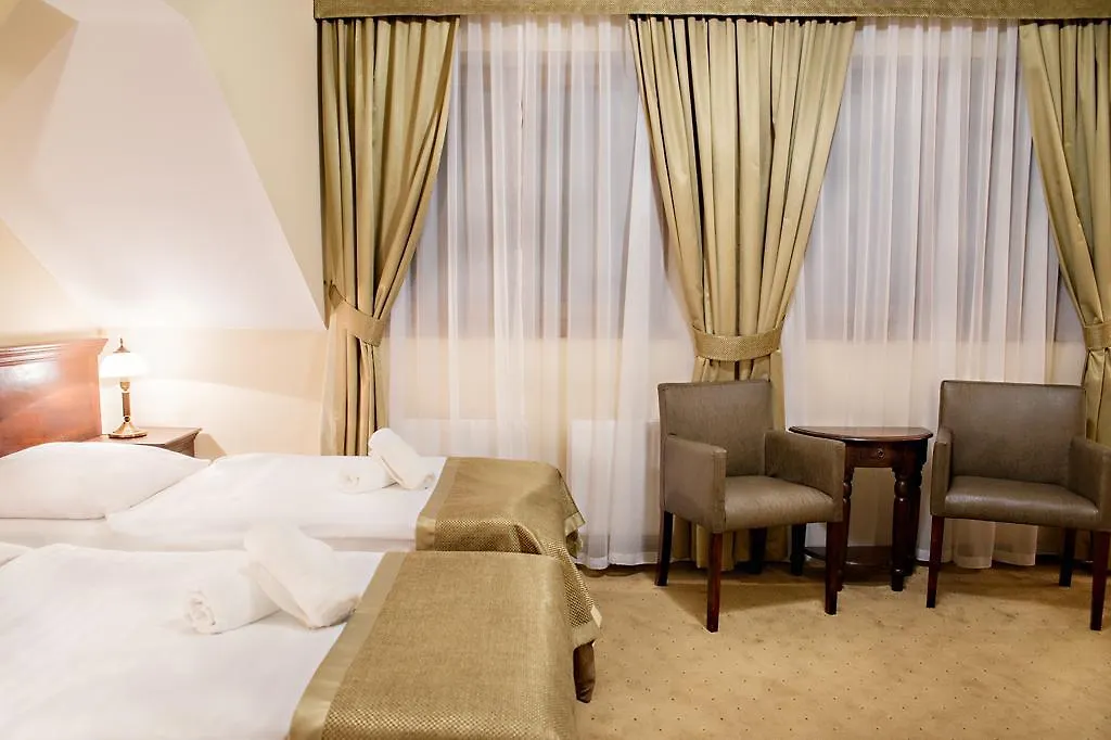 קרפאז' Hotel Carmen